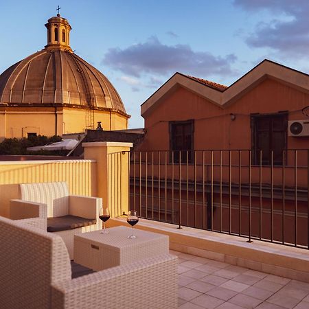 Luxury Suite La Terrazza In Pieno Centro In Каляри Екстериор снимка