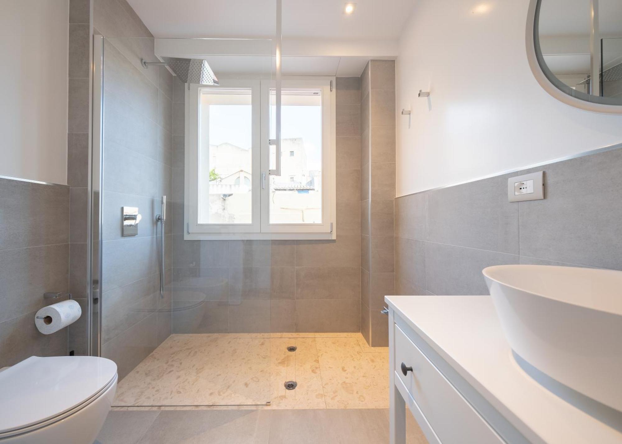 Luxury Suite La Terrazza In Pieno Centro In Каляри Екстериор снимка