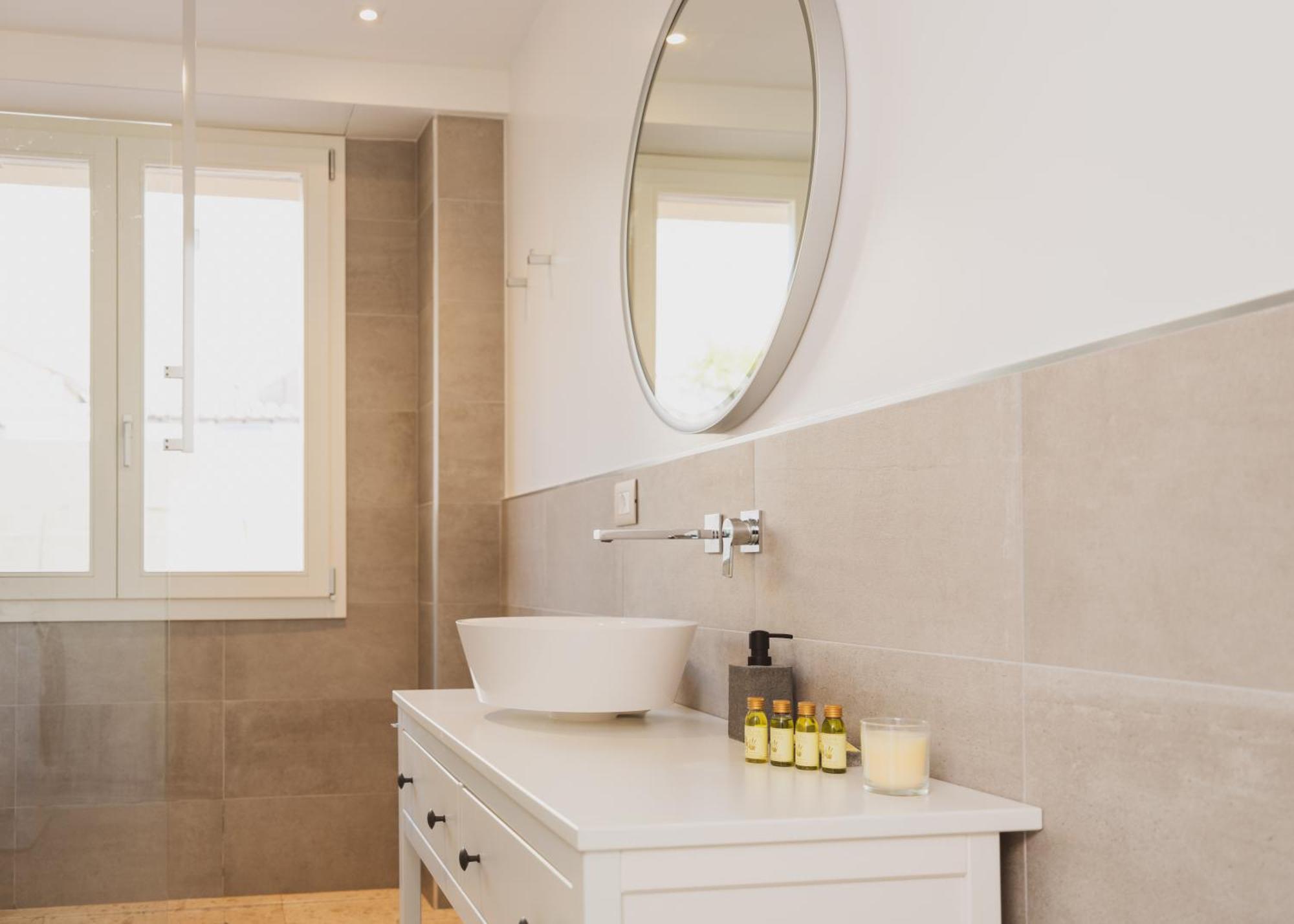 Luxury Suite La Terrazza In Pieno Centro In Каляри Екстериор снимка