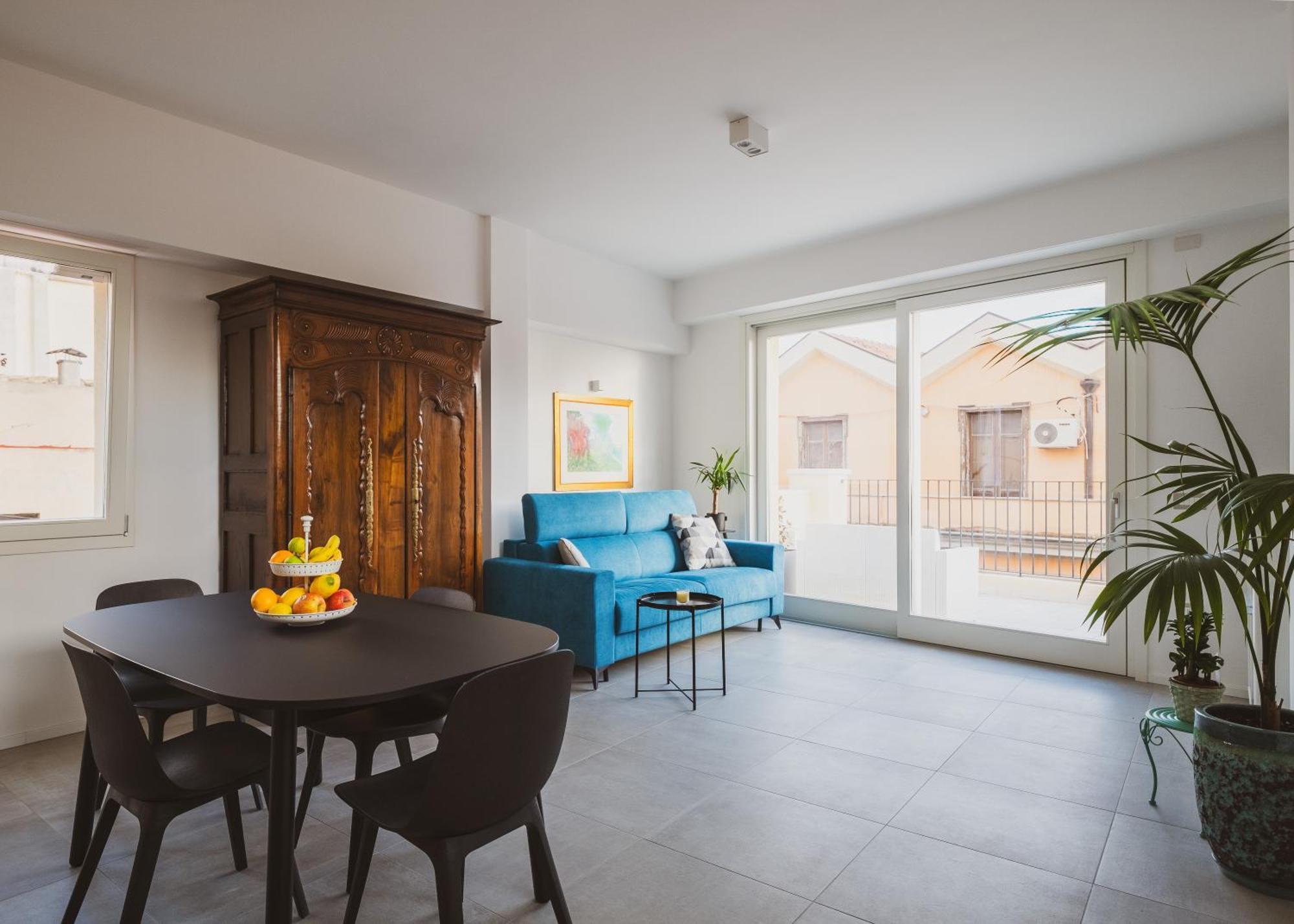 Luxury Suite La Terrazza In Pieno Centro In Каляри Екстериор снимка