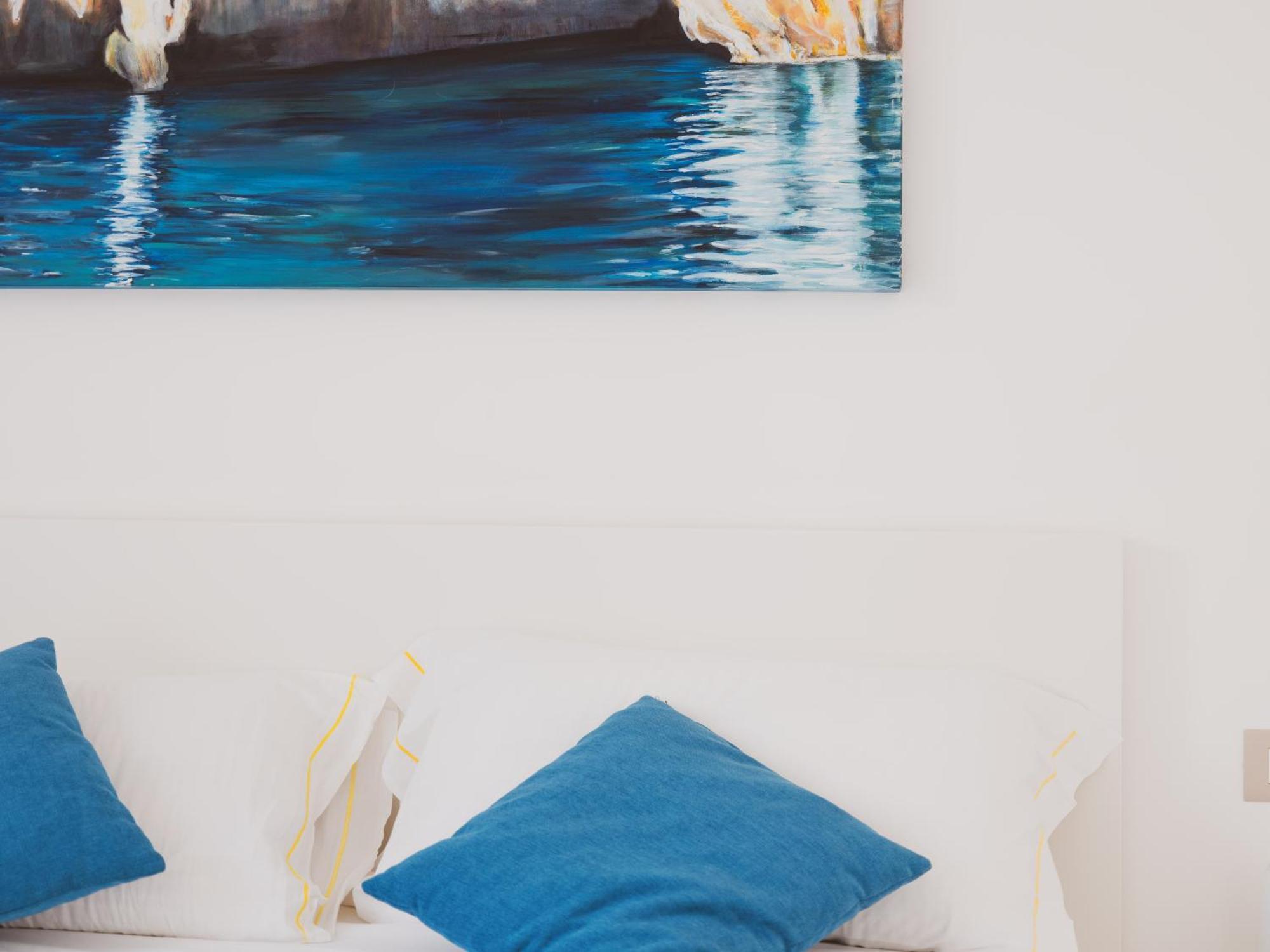 Luxury Suite La Terrazza In Pieno Centro In Каляри Екстериор снимка
